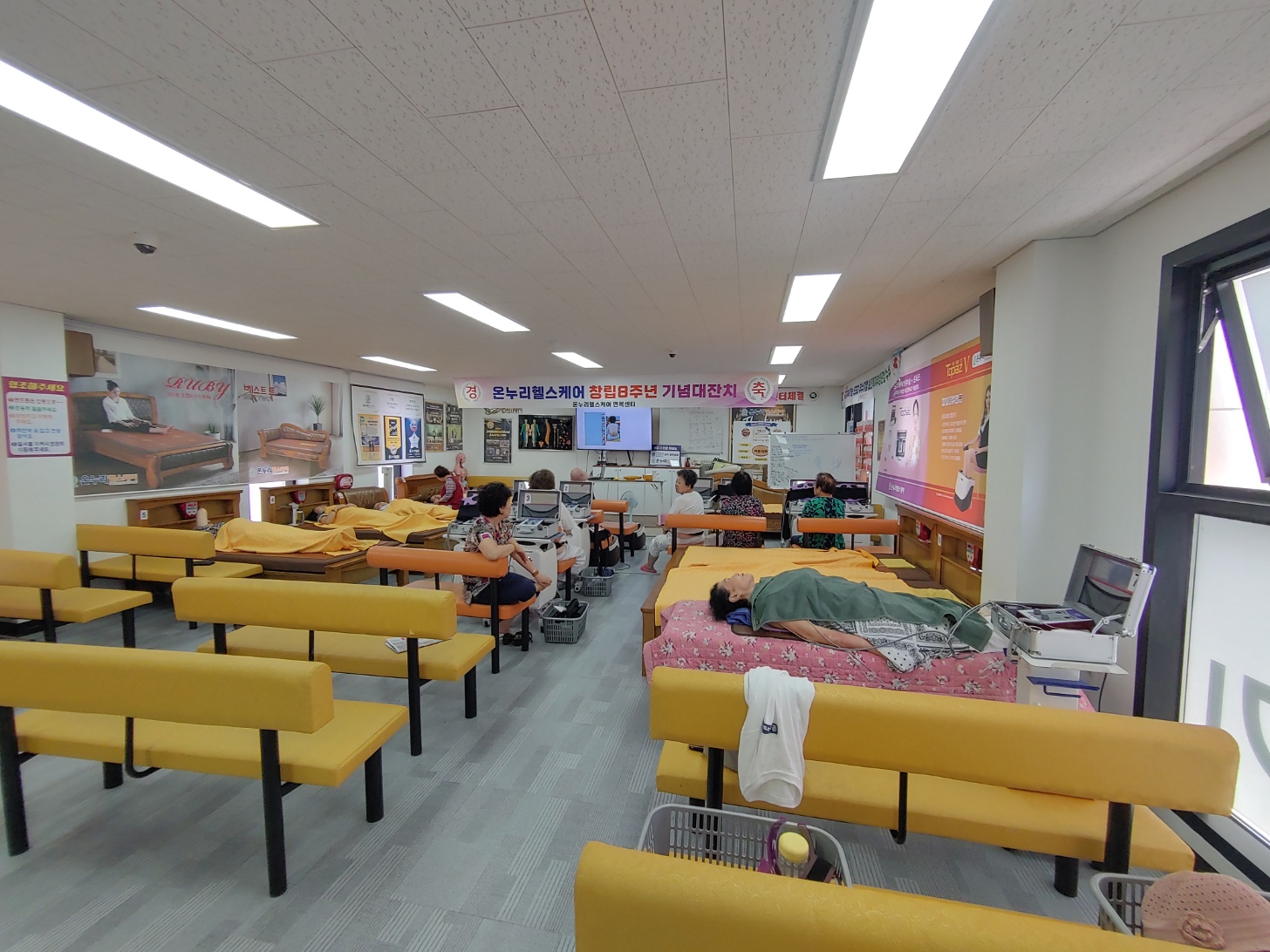 2000769928_ILS0vP1j_b45342c6fc02a47ee8d585e40c9be127fce40ca3.jpg 이미지크게보기